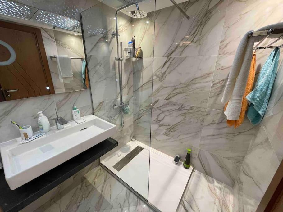 Royale Duplexe Pleine Centre Tanger公寓 外观 照片